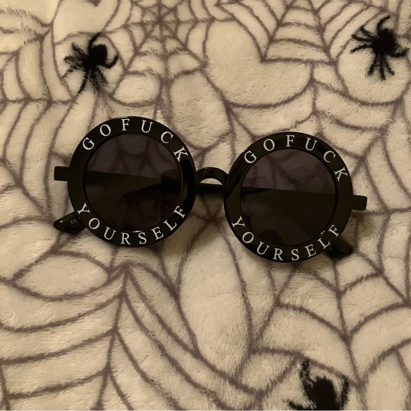 NEW ROUND STATEMENT SUNGLASSES - Picture 2 of 6